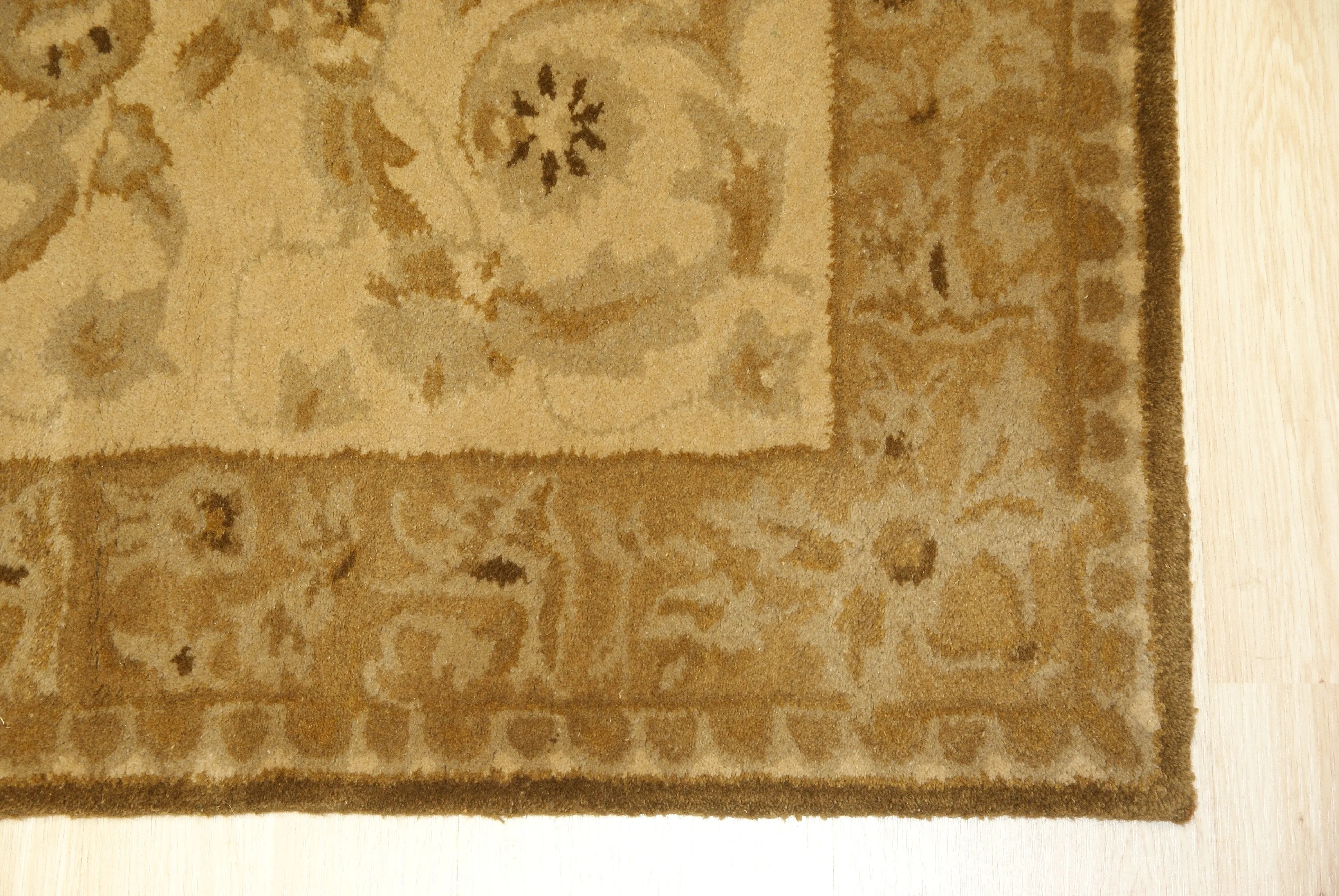 3.5 x 5.5 Tufted Rug