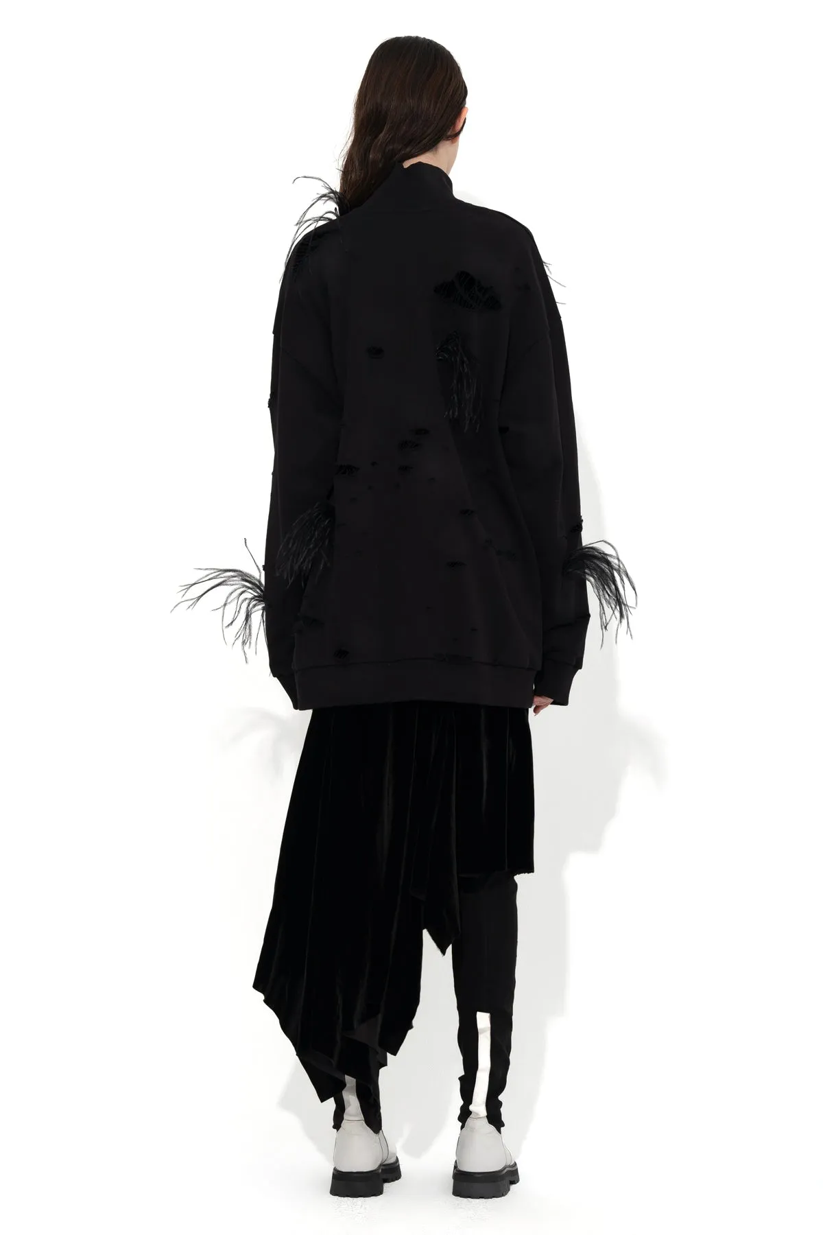 BLACK DISTRESSED TURTLENECK WITH FEATHERS
