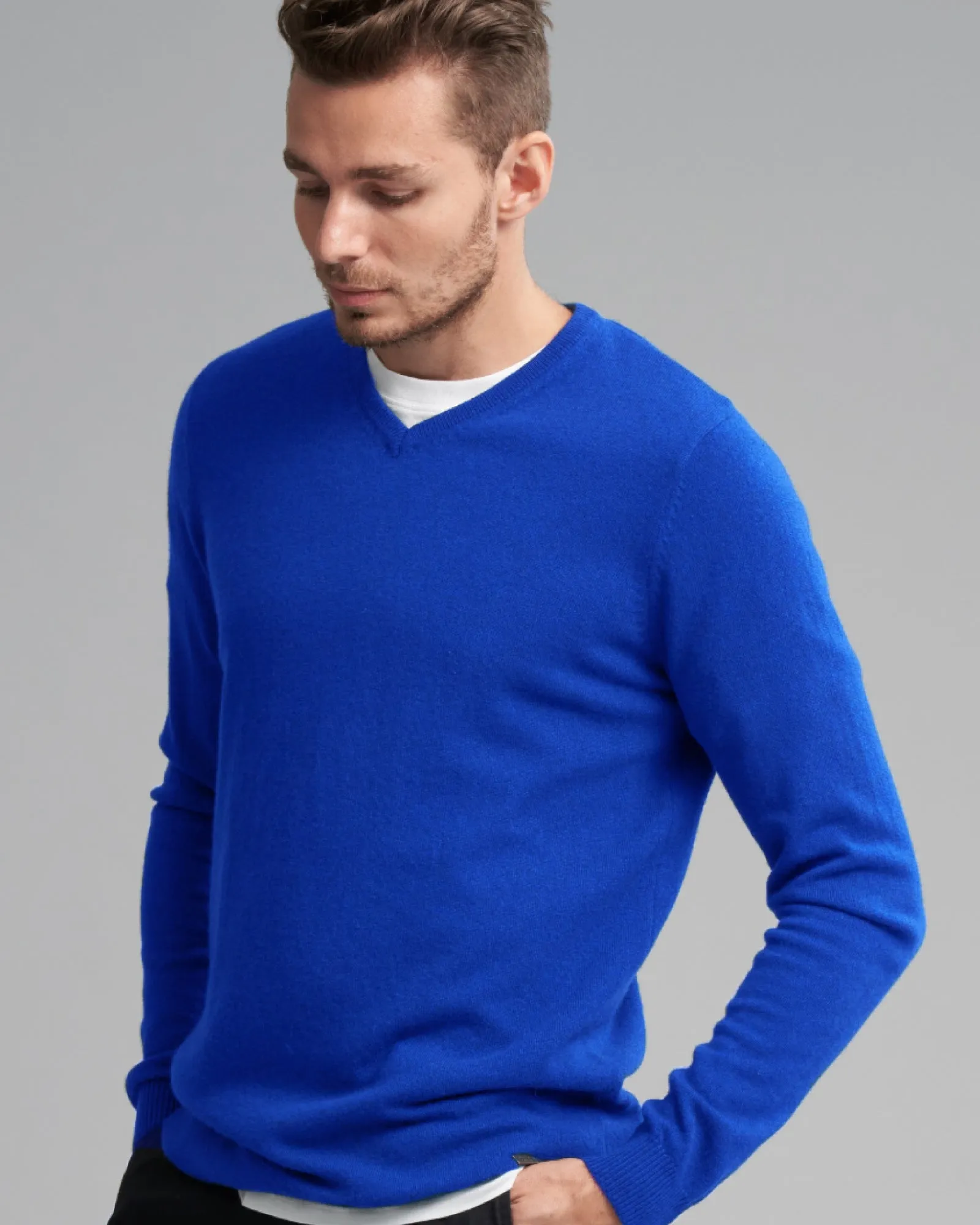 CASHMERE PEGASUS VEE