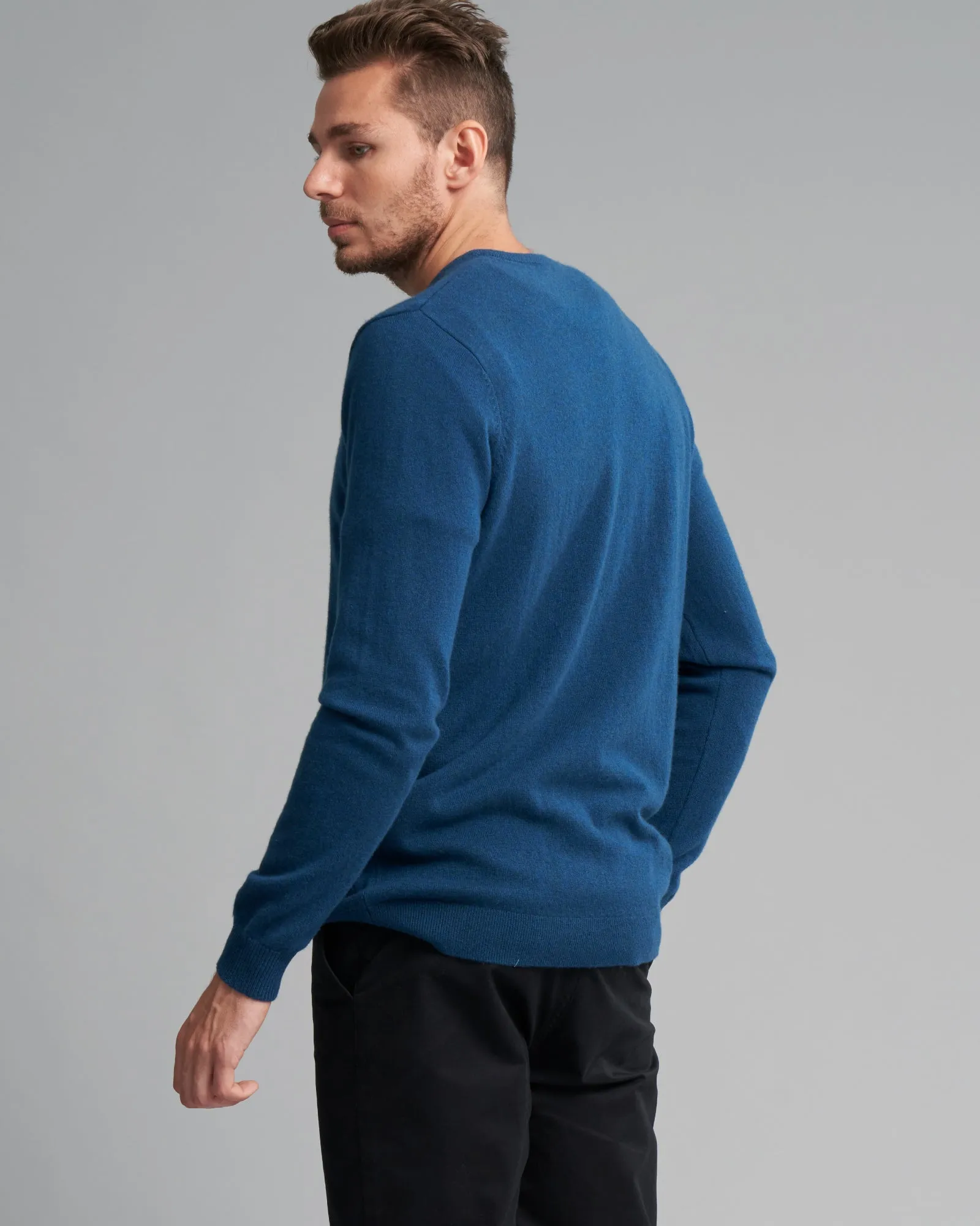 CASHMERE PEGASUS VEE
