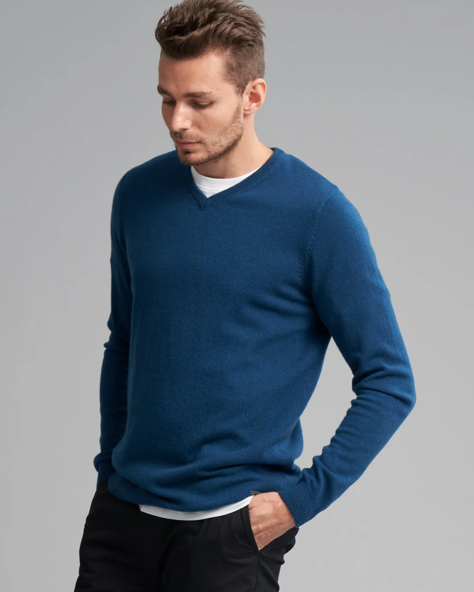 CASHMERE PEGASUS VEE