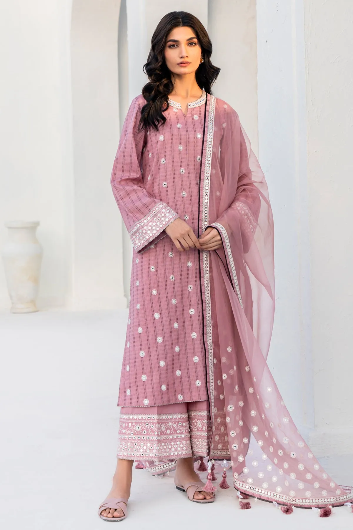 Embroidered Cutpana Lawn USE-9011