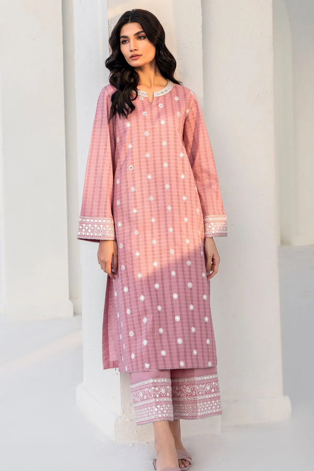 Embroidered Cutpana Lawn USE-9011