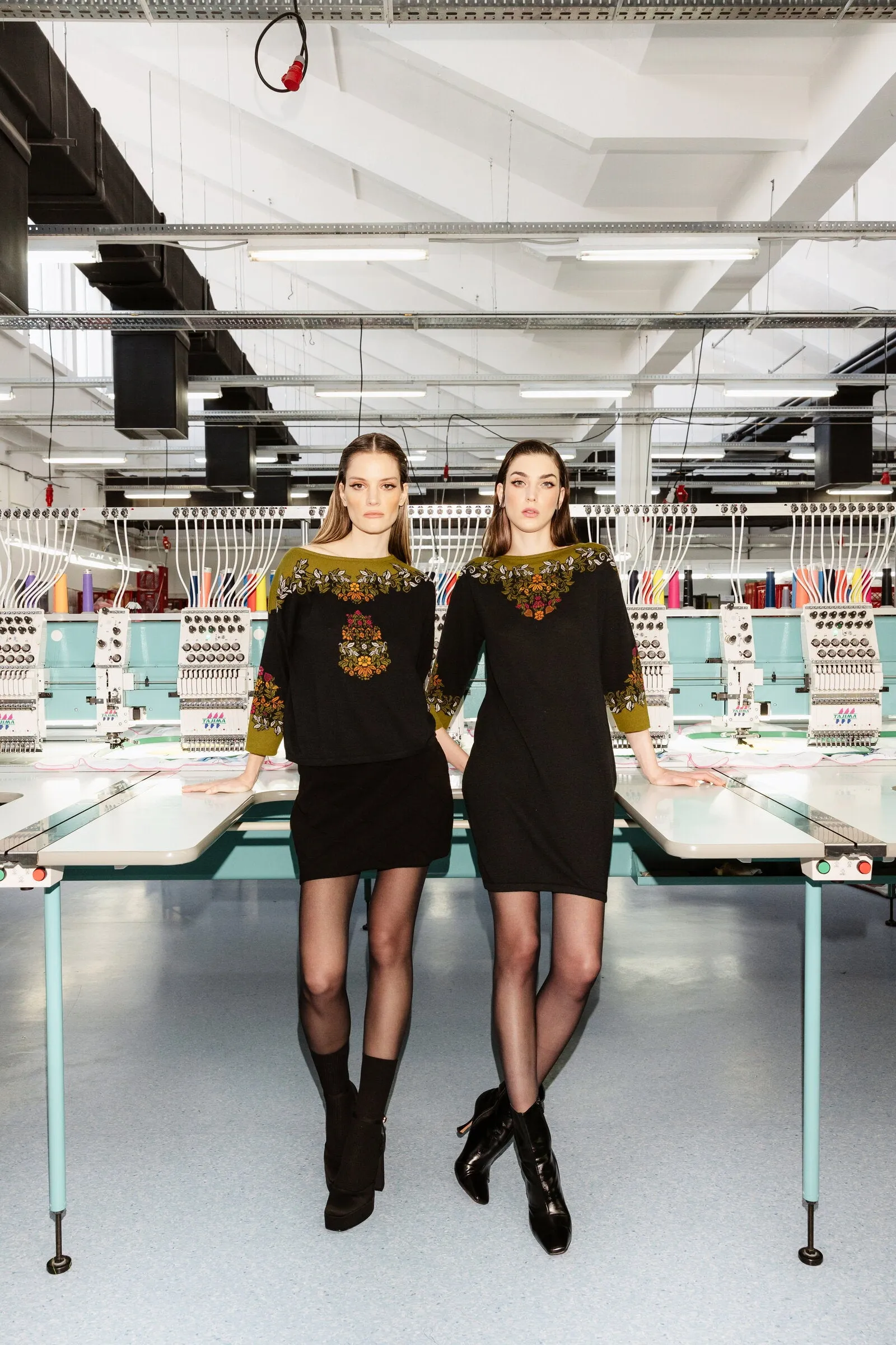 Intarsia Pullover, Floral Motive - Black