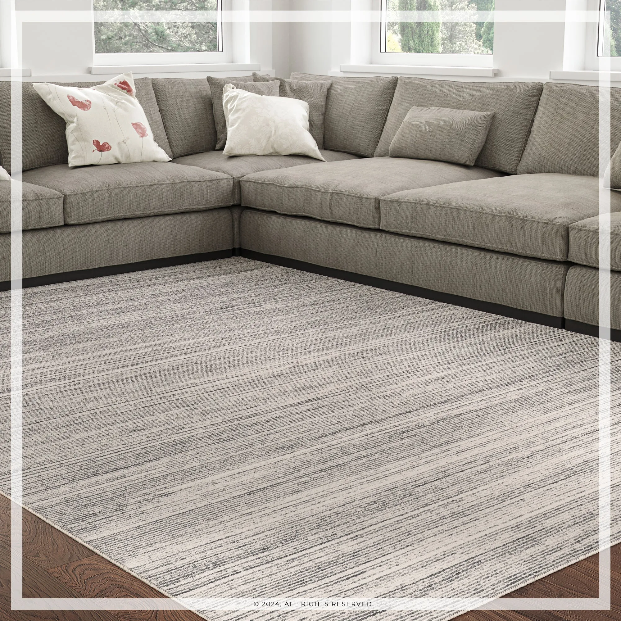UER0130 Luxury Hand-Loomed Natural and Synthetic Blend Medium-Pile Rug