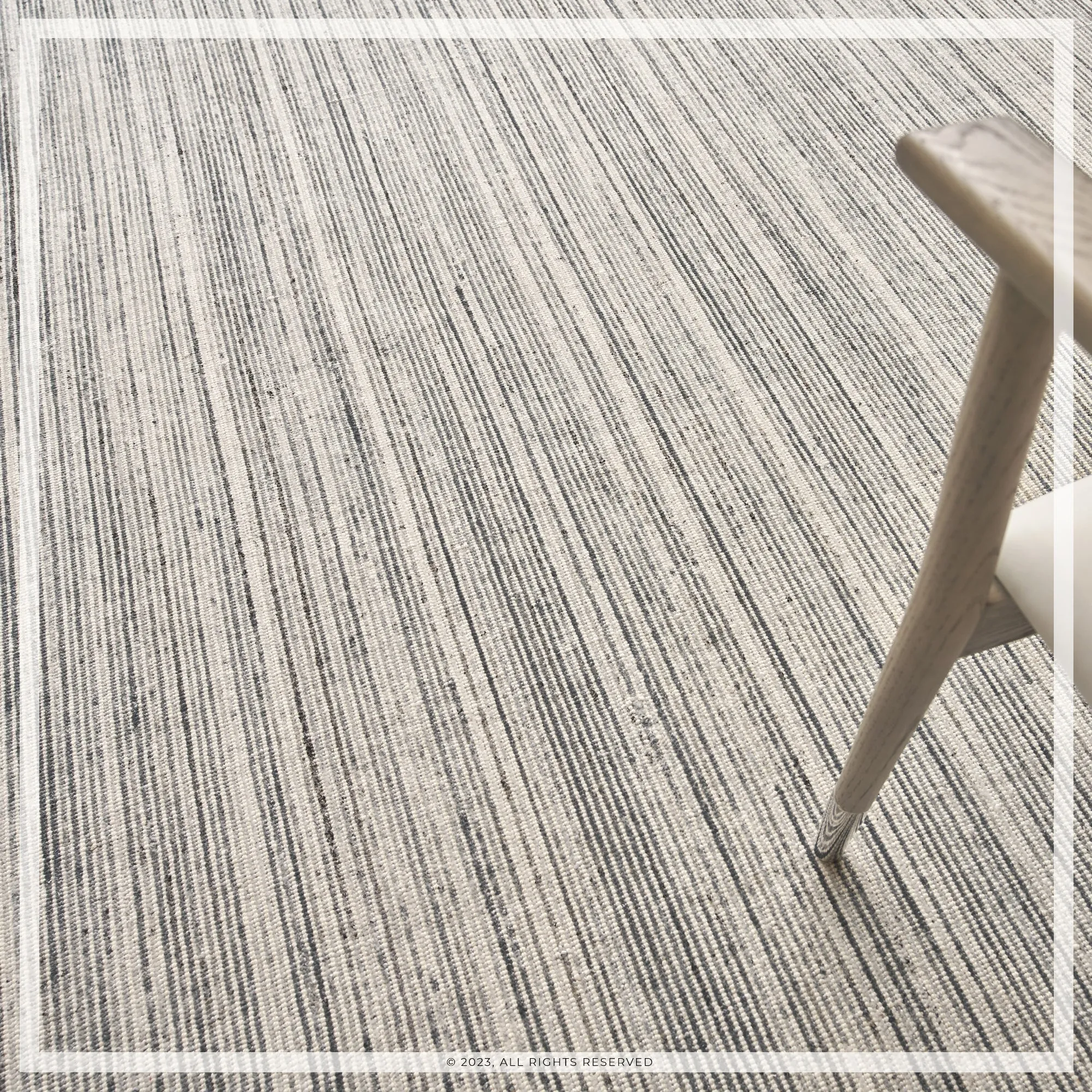 UER0130 Luxury Hand-Loomed Natural and Synthetic Blend Medium-Pile Rug