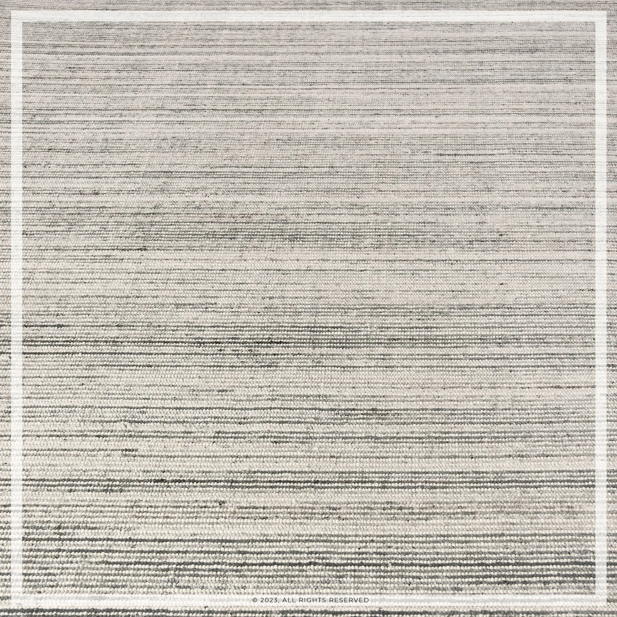 UER0130 Luxury Hand-Loomed Natural and Synthetic Blend Medium-Pile Rug