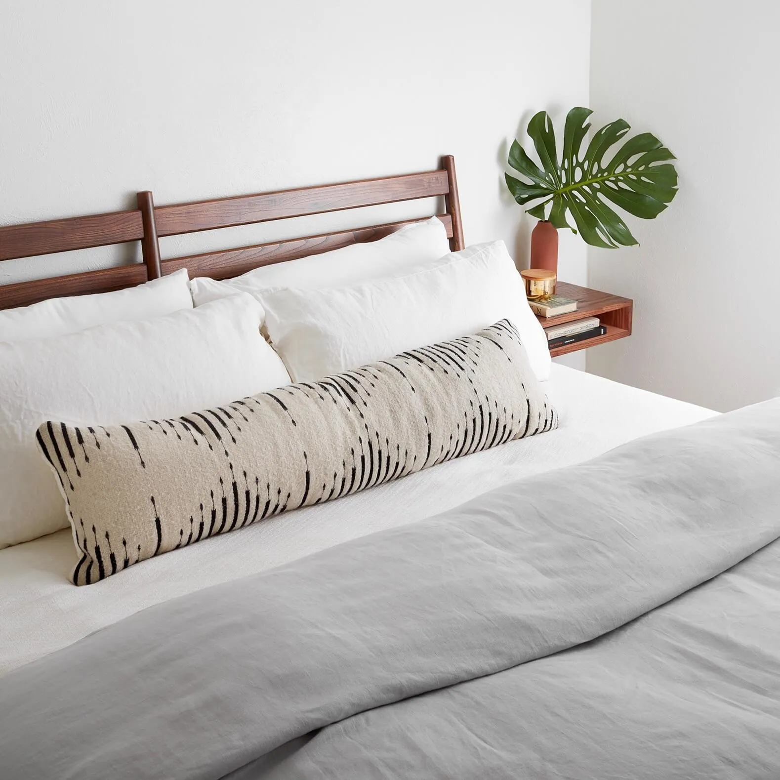 Viento Lumbar Pillow