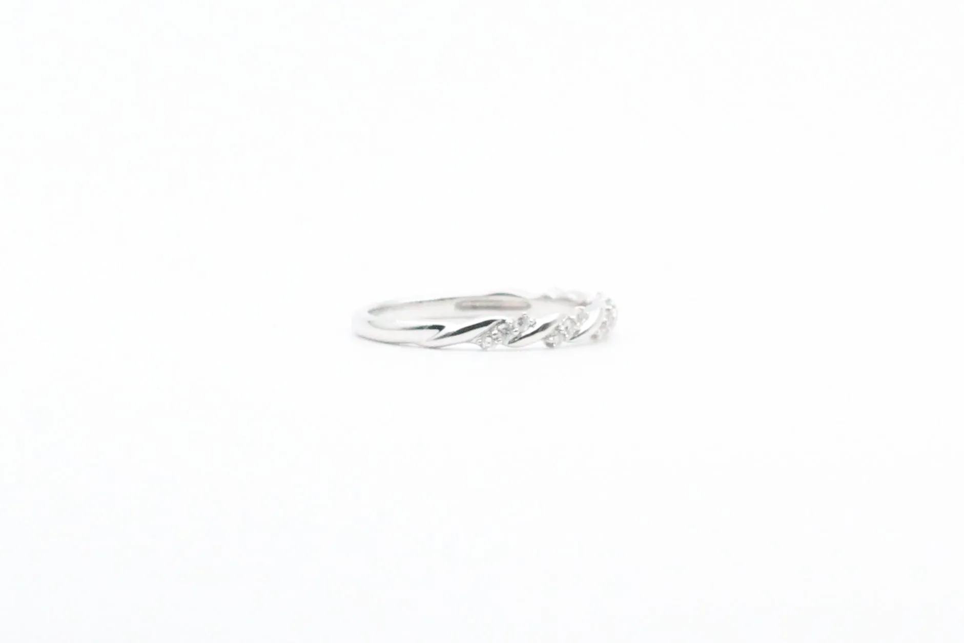 White Gold Diamond Swirl Band