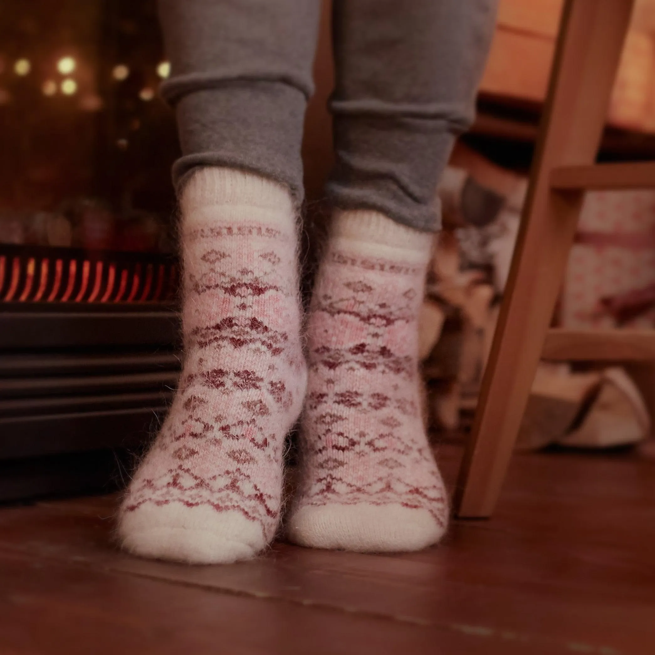 Women's Cranberry Delight Goat Wool Thick Crew Socks