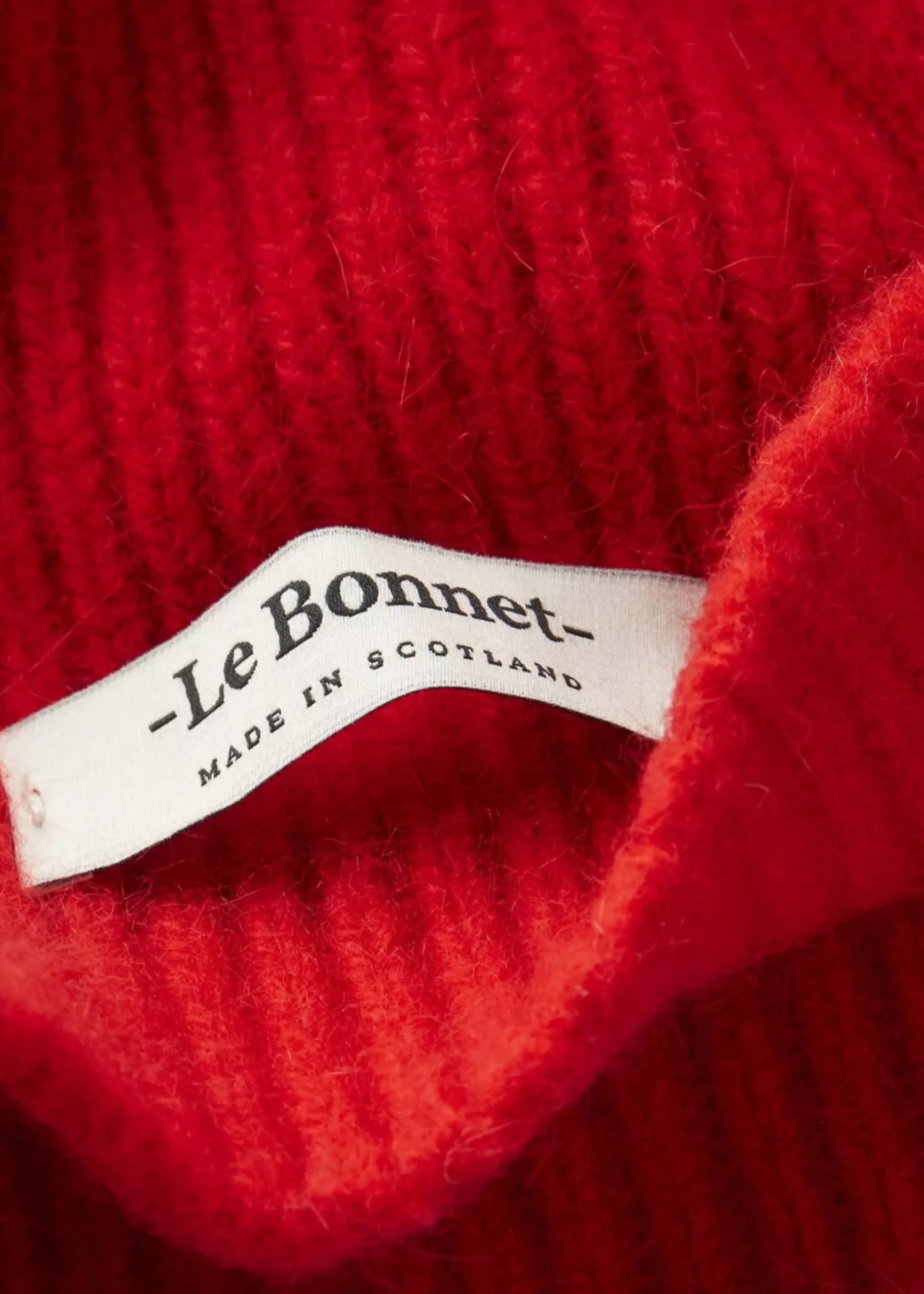 Wool beanie, crimson